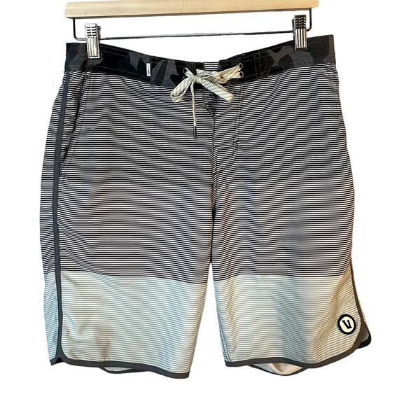 Vuori Cruise Board Shorts - Men's Swim Trunks Gray Striped Size 30 EUC